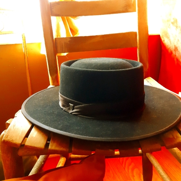 Brixton Other - Brixton and Fender Colab flat top Fedora